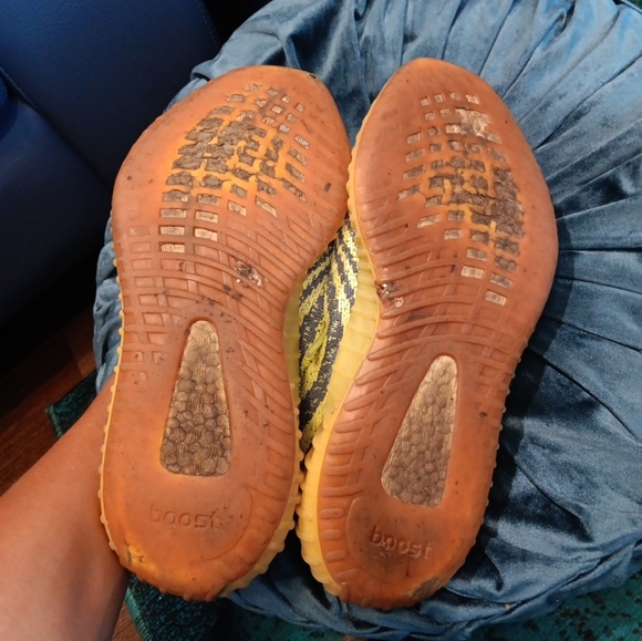 ADIDAS YEEZY BOOST 350 V2 KANYE WEST S FROZEN YELLOW RAW   Size 9 - Picture 2 of 6